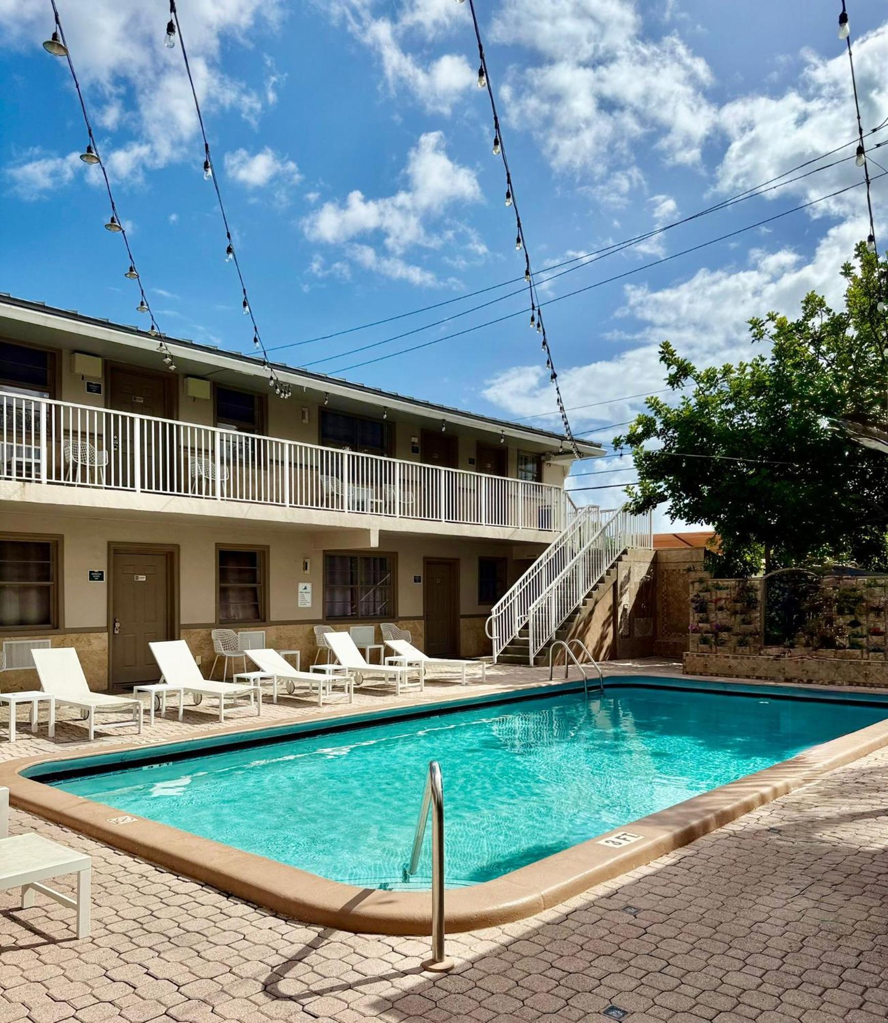 Sheridan Guesthouse デイニア・ビーチ エクステリア 写真